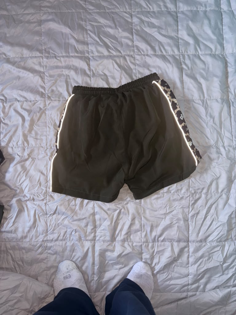 SP Essential Shorts - Black/White